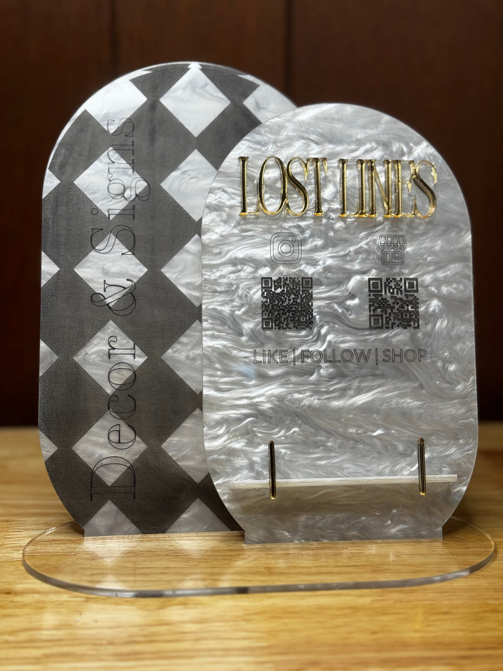 Pearl Checkered QR Business Stand